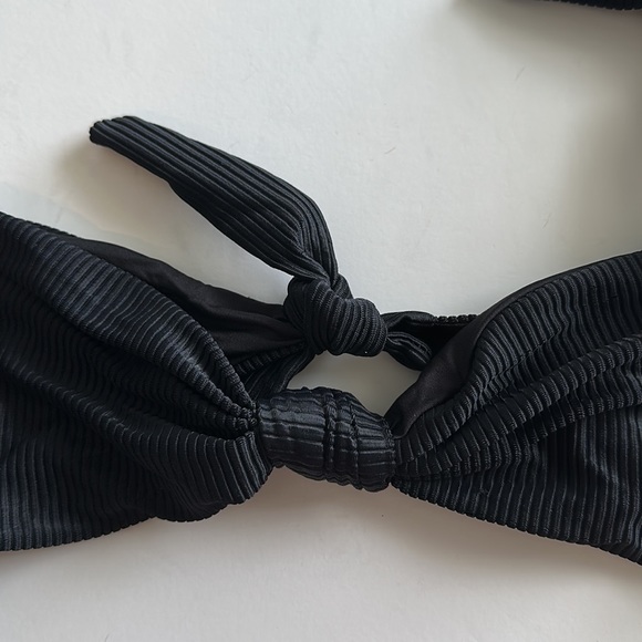 TOBI swim bikini top Black off the shoulder front knot tie size Medium NWT - Picture 6 of 12